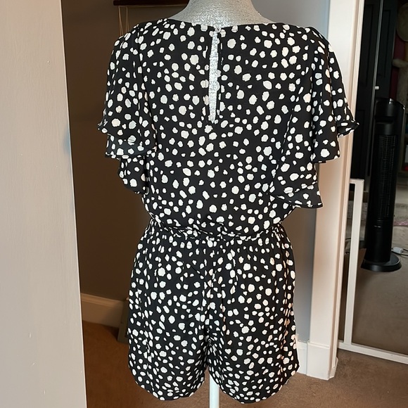 Cheetah Romper - Picture 3 of 6